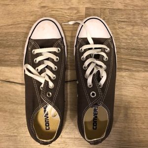 Like New Gray Converse All-Star Lowtops- Mn 8/Wmn6